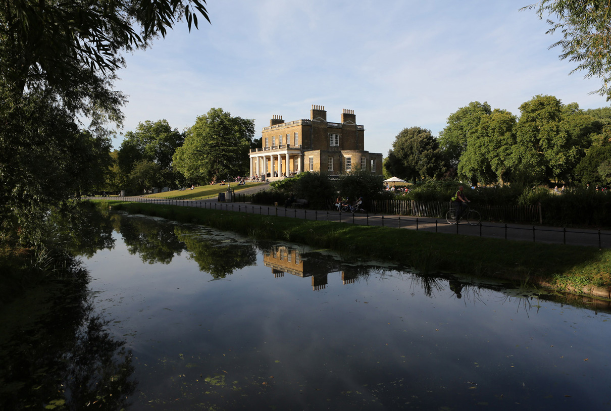 Travel/documentary: London Stoke Newington Clissold park